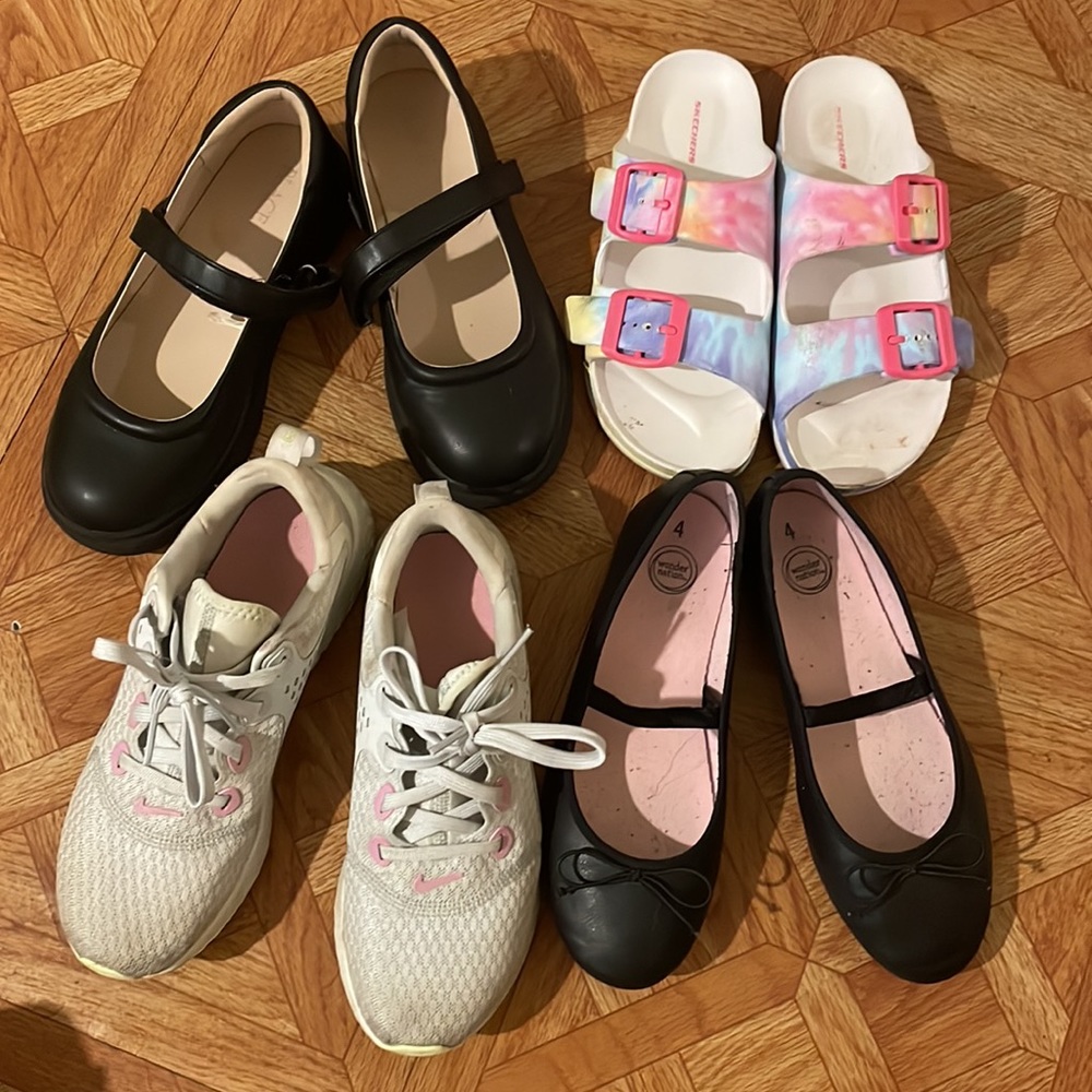 Bundle shoes 4 for 1. Nike, sketchers, faded glory and childrens place.
